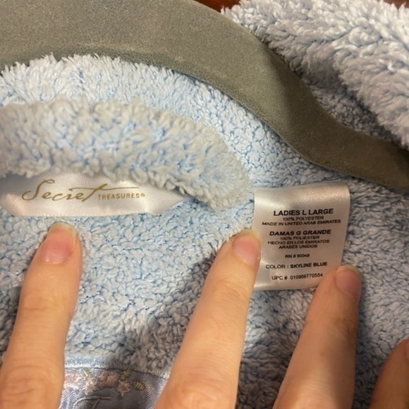 Secret Treasures Light Blue Robe. Large - Picture 3 of 4